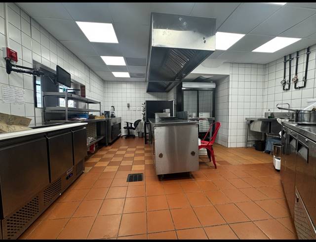 76M² RETAIL FOR SALE IN UMHLANGA RIDGE
